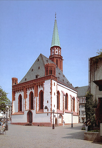 Alte Nikolaikirche, Mainseite (Sdwestecke) /
Klicken: Parallelfoto